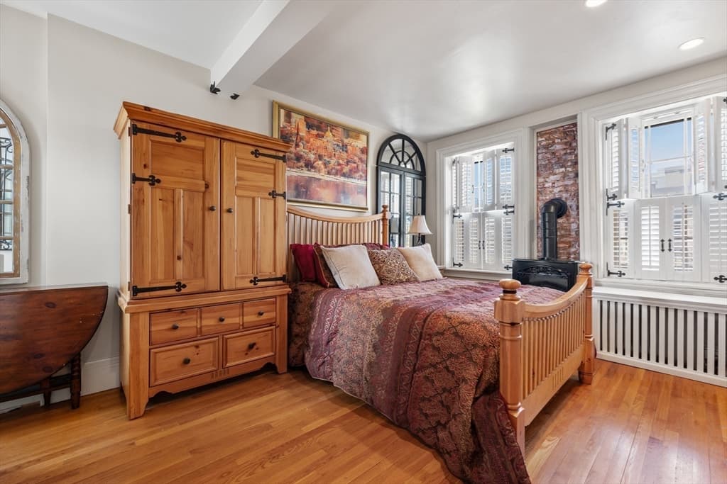 Condominium at 49 Grove St, Boston MA 02114, photo 7 of 22