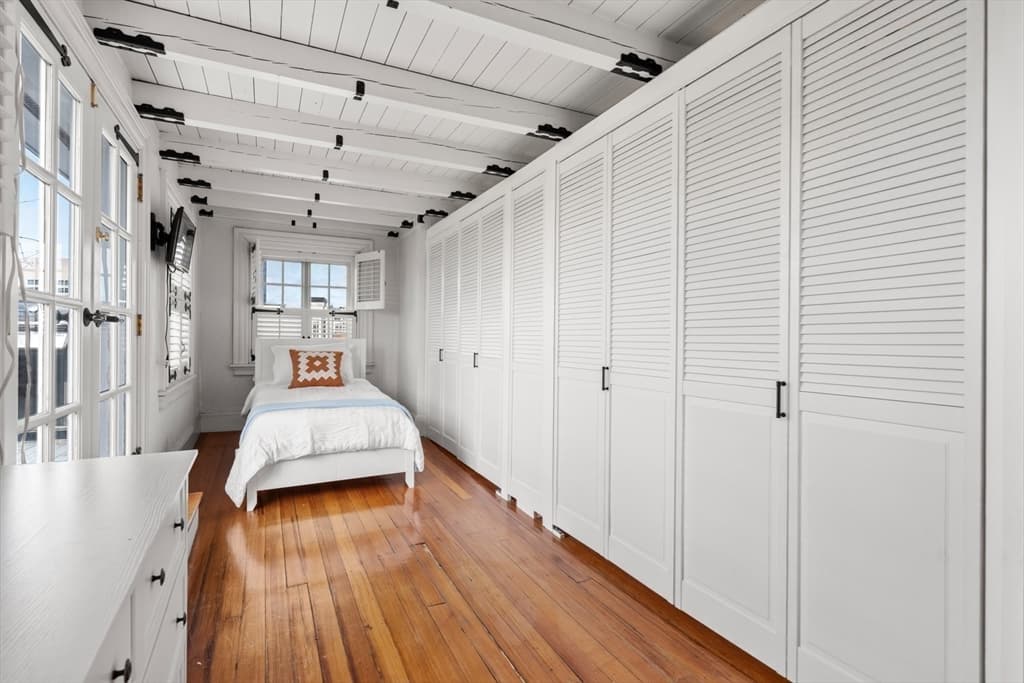 Condominium at 49 Grove St, Boston MA 02114, photo 9 of 22