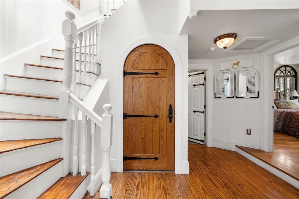 Condominium at 49 Grove St, Boston MA 02114, photo 8 of 22