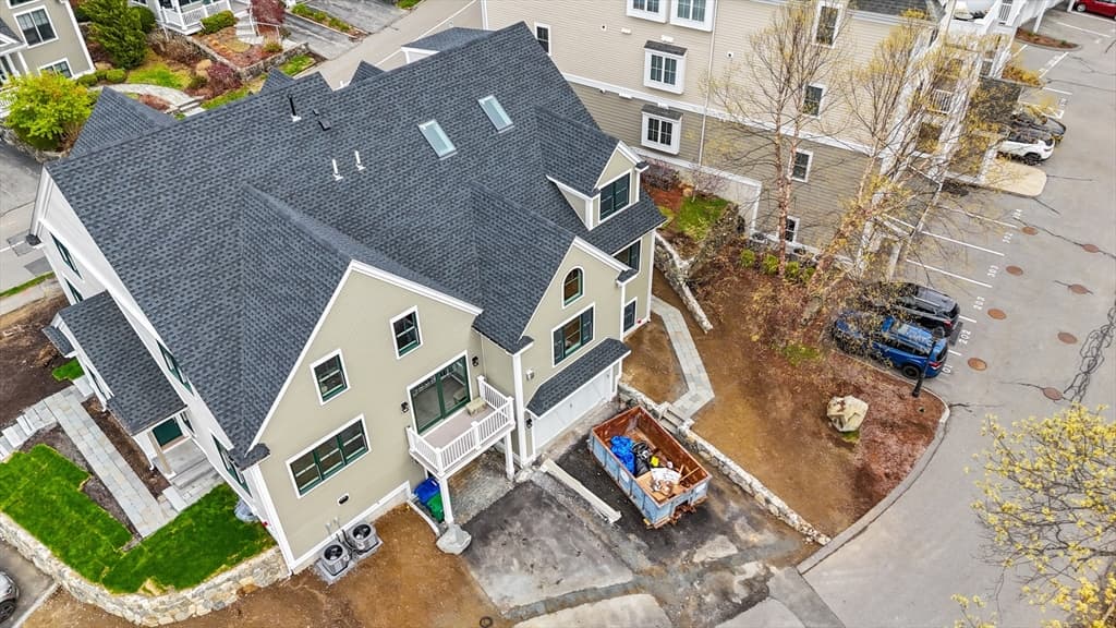 Condominium at 10 Deerpath Lane # 10, Reading MA 01867, Reading, photo 2 of 23