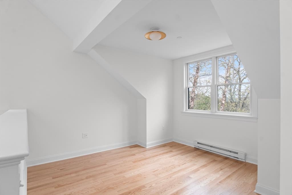 Condominium at 10 Deerpath Lane # 10, Reading MA 01867, Reading, photo 17 of 23