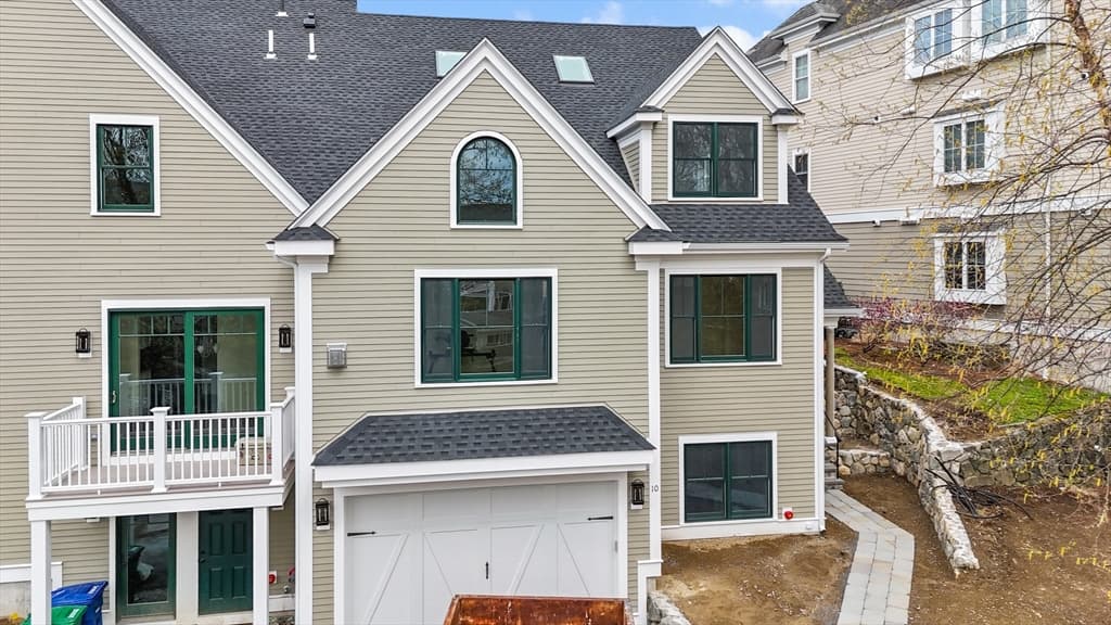 10 Deerpath Lane # 10, Reading MA 01867