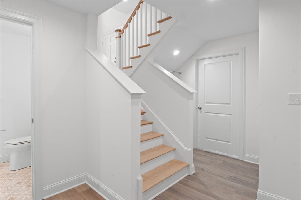 Condominium at 10 Deerpath Lane # 10, Reading MA 01867, Reading, photo 15 of 23