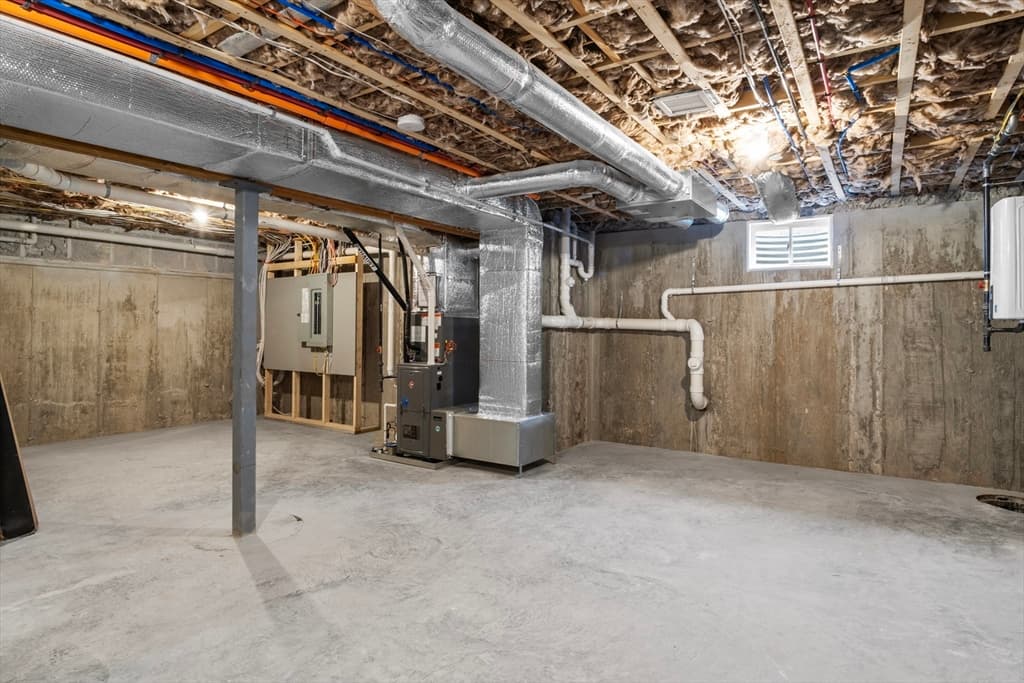 Condominium at 10 Deerpath Lane # 10, Reading MA 01867, Reading, photo 19 of 23