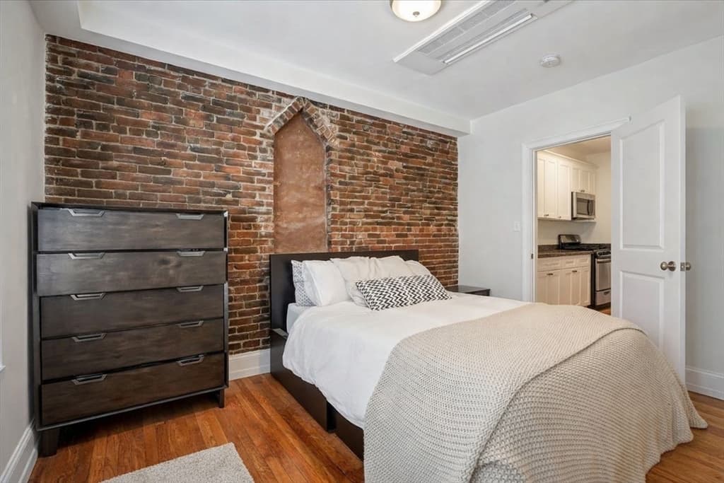 130 Myrtle St, Boston MA 02114 photo 7
