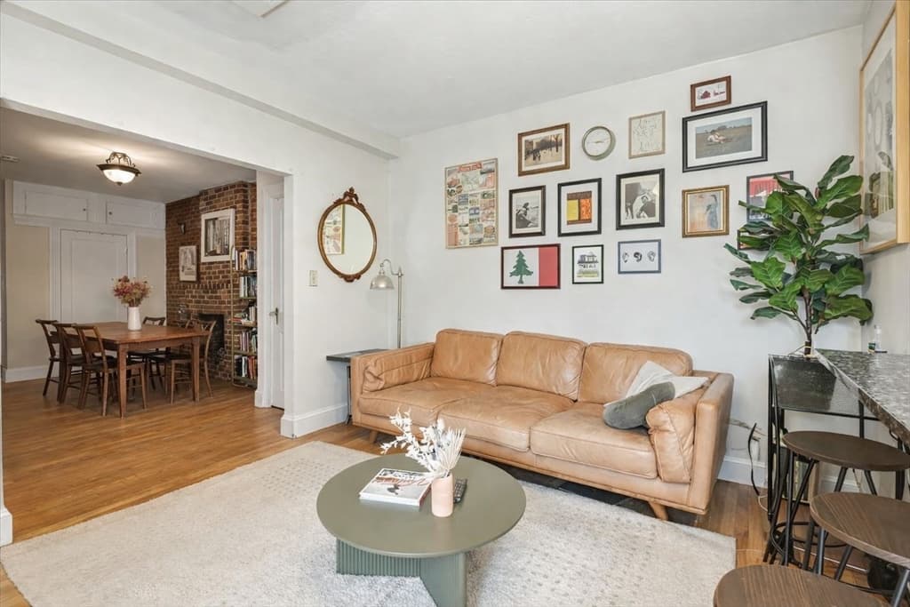 130 Myrtle St, Boston MA 02114 photo 5