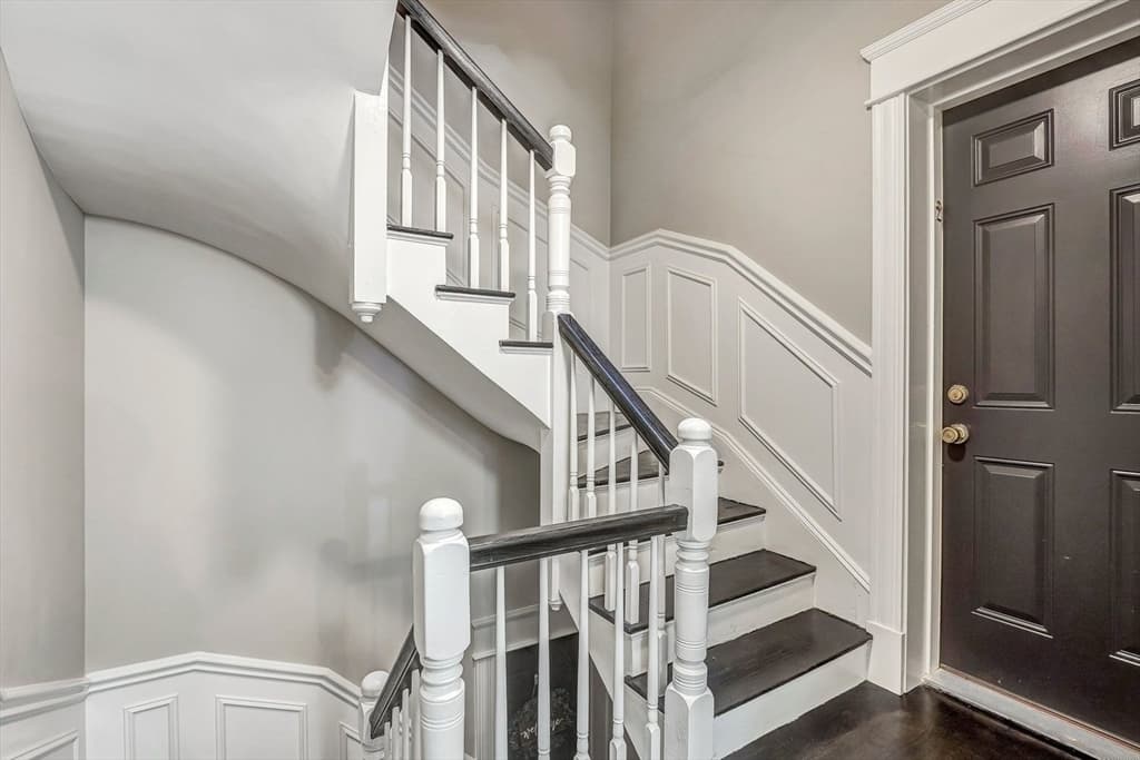130 Myrtle St, Boston MA 02114 photo 9