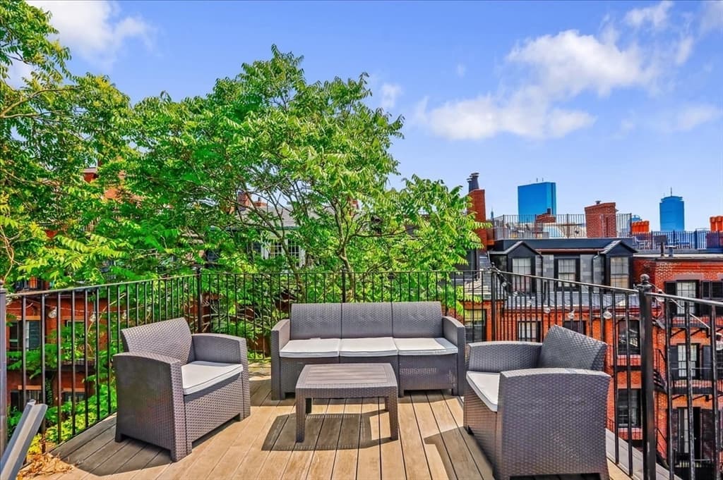 130 Myrtle St, Boston MA 02114 photo 11
