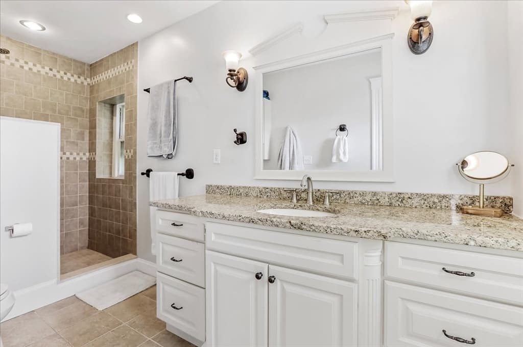 130 Myrtle St, Boston MA 02114 photo 8