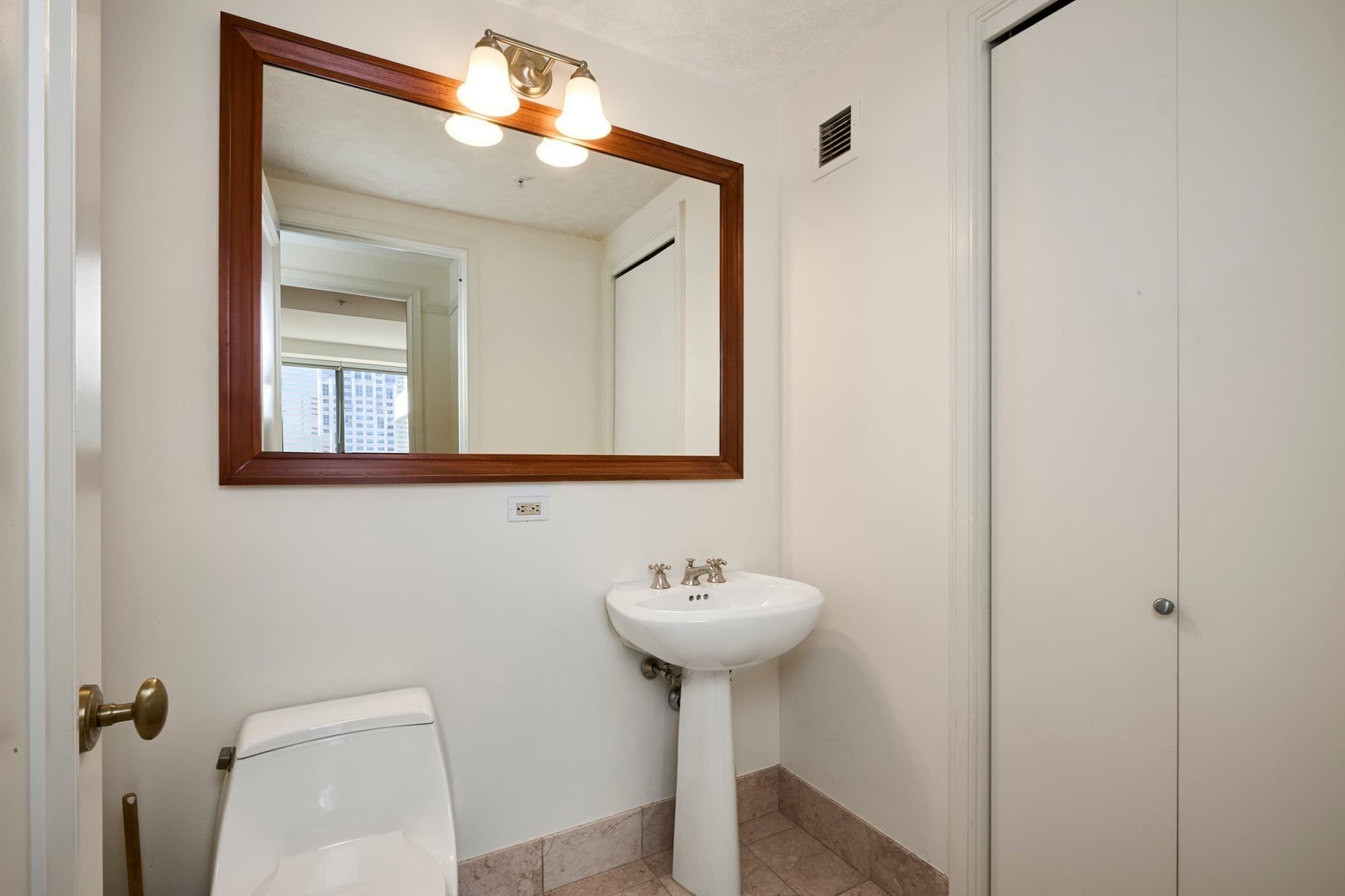 Condominium at 2 Avery # 22A, Boston MA 02111, photo 9 of 27