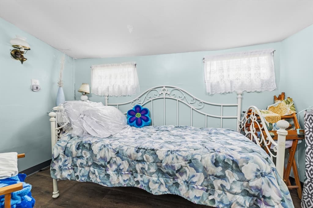 Condominium at 9F Hideaway Rd # 11, Bourne MA 02532, photo 6 of 24