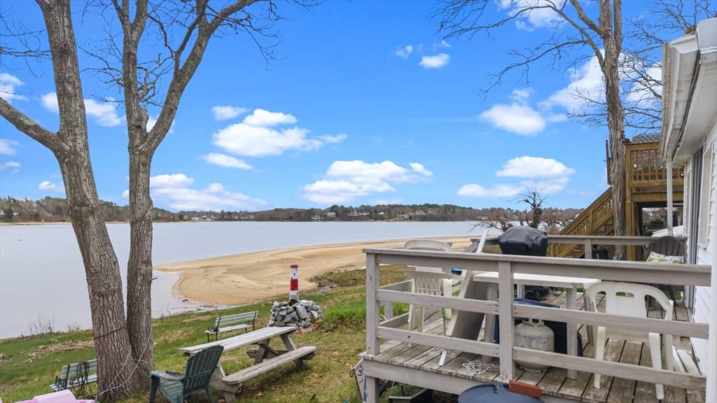 Condominium at 9F Hideaway Rd # 11, Bourne MA 02532, photo 13 of 24