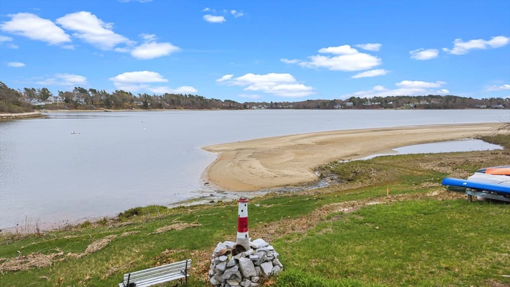 9F Hideaway Rd # 11, Bourne MA 02532