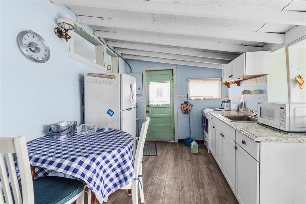 Condominium at 9F Hideaway Rd # 11, Bourne MA 02532, photo 5 of 24