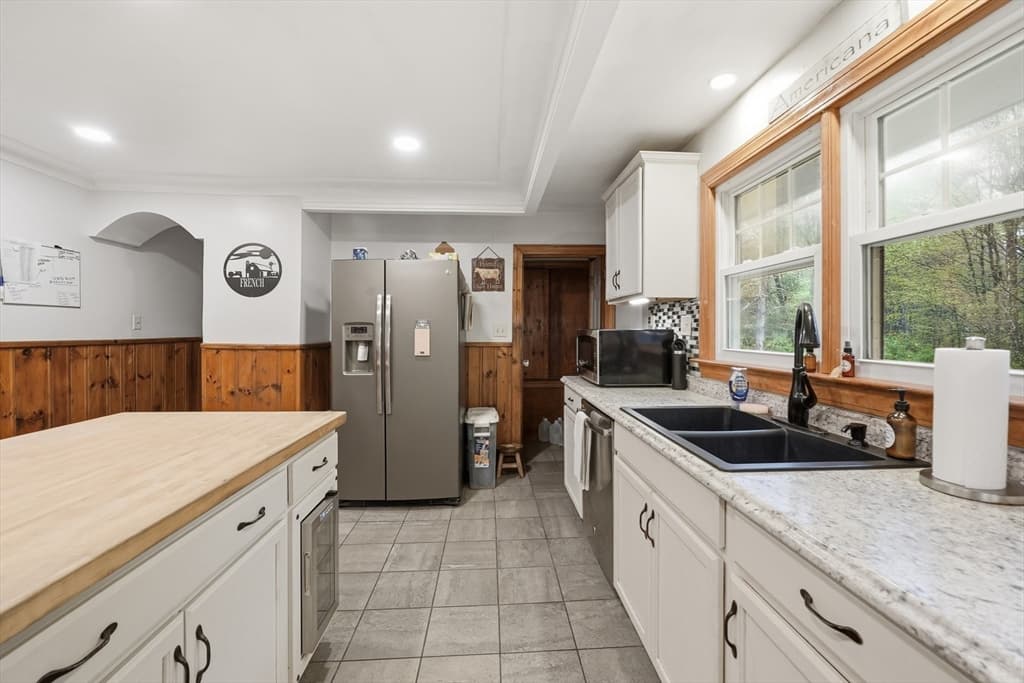 Single Family Residence at 223 S Barre Rd, Barre MA 01005, Barre, photo 6 of 35