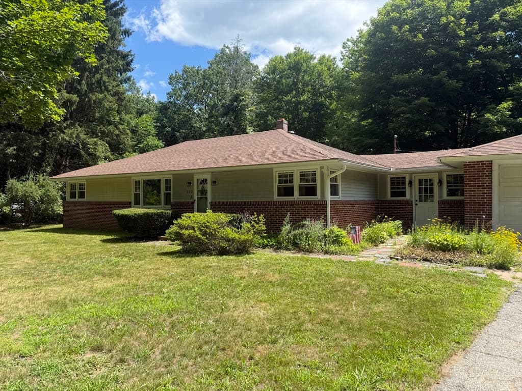 223 S Barre Rd, Barre MA 01005