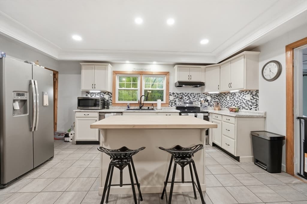 Single Family Residence at 223 S Barre Rd, Barre MA 01005, Barre, photo 5 of 35
