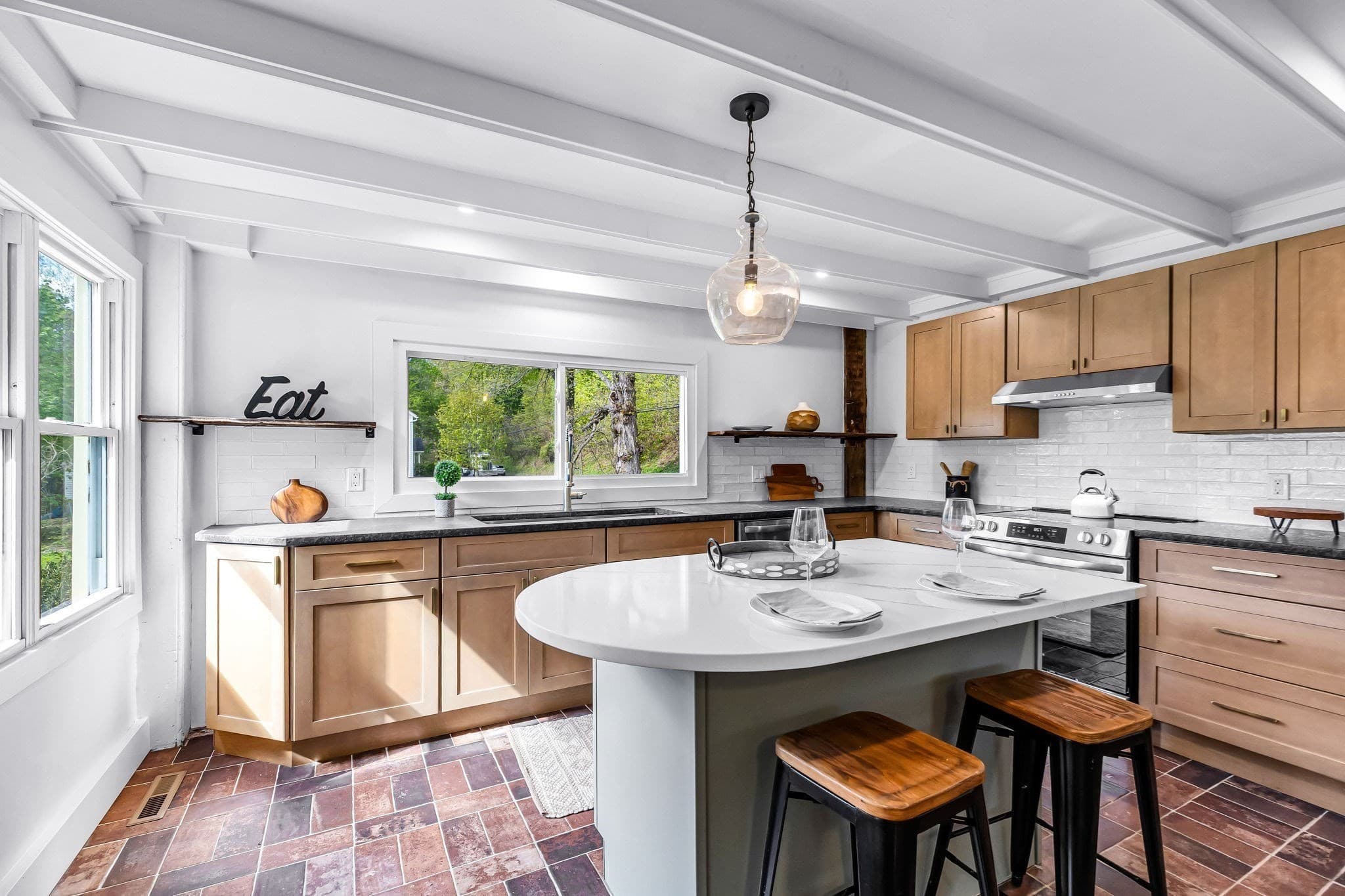 434 College Hwy, Southwick MA 01077