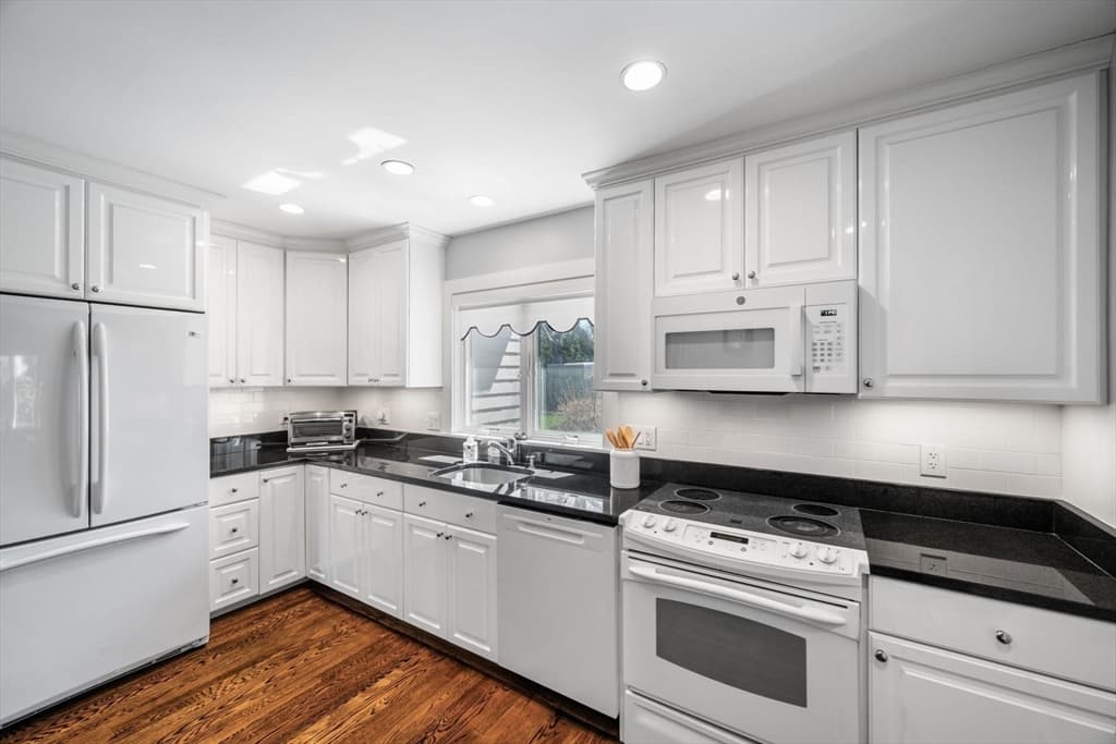 Single Family Residence at 21 Phillips Avenue, Swampscott MA 01907, Swampscott, photo 13 of 39