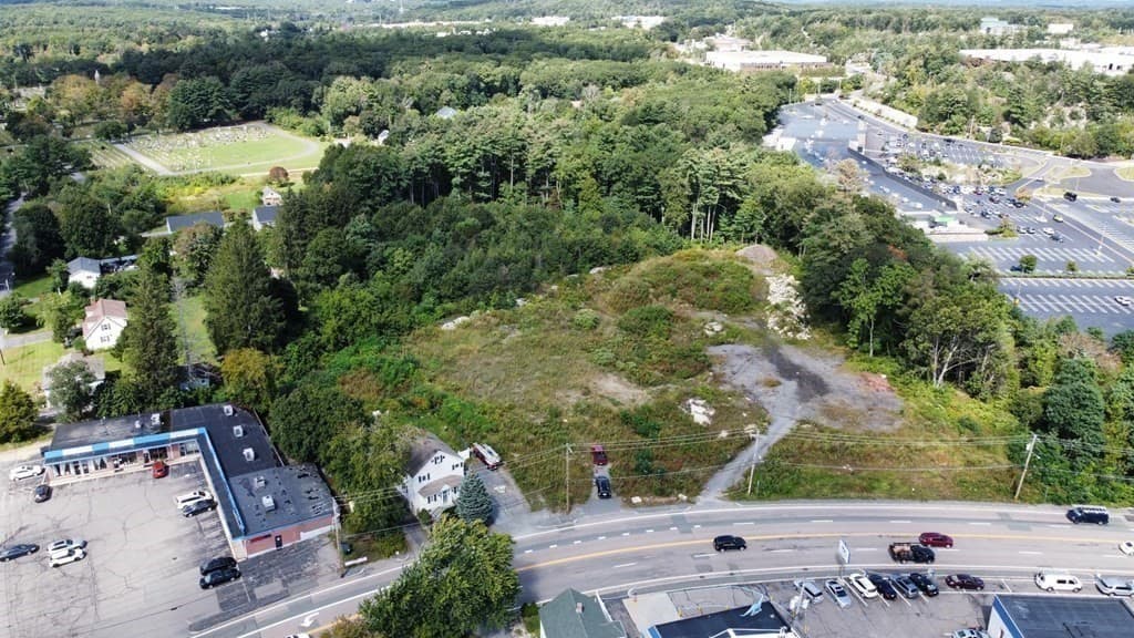 Commercial at 190 E Main St, Milford MA 01757, photo 3 of 10