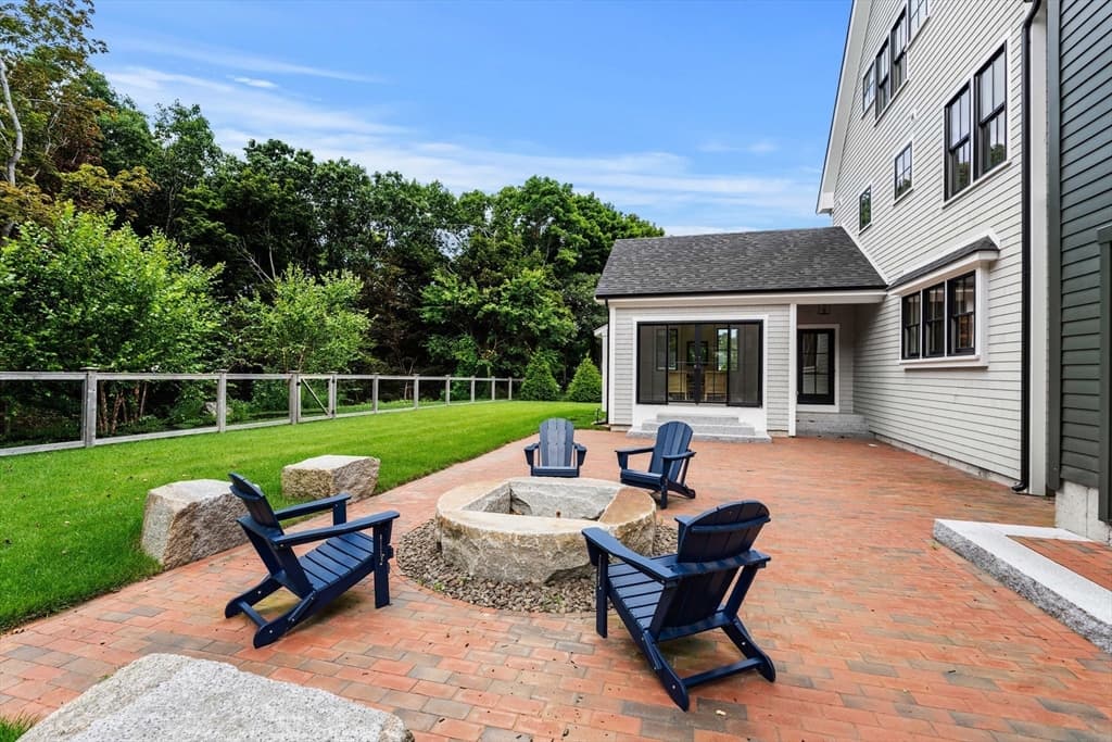 12 Roosevelt Pl, Newburyport MA 01950 photo 24
