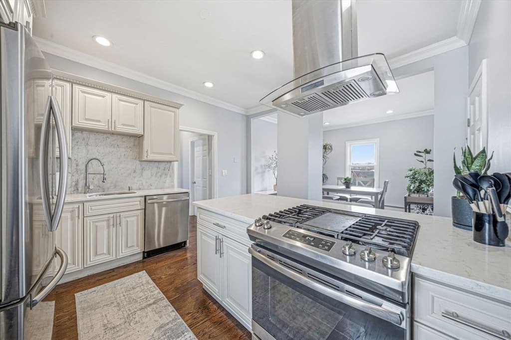 117 Park St, Boston MA 02122