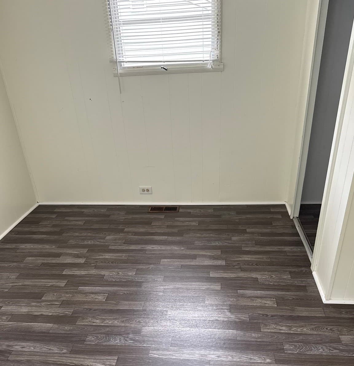 Mobile Home at 160 Washington # 21, Plainville MA 02762, photo 6 of 13