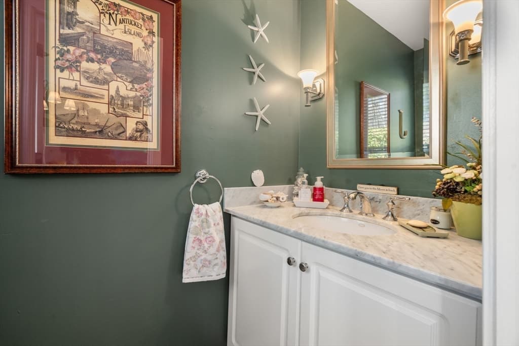 Condominium at 99 Anderer Ln # 8, Boston MA 02132, Boston, photo 16 of 29