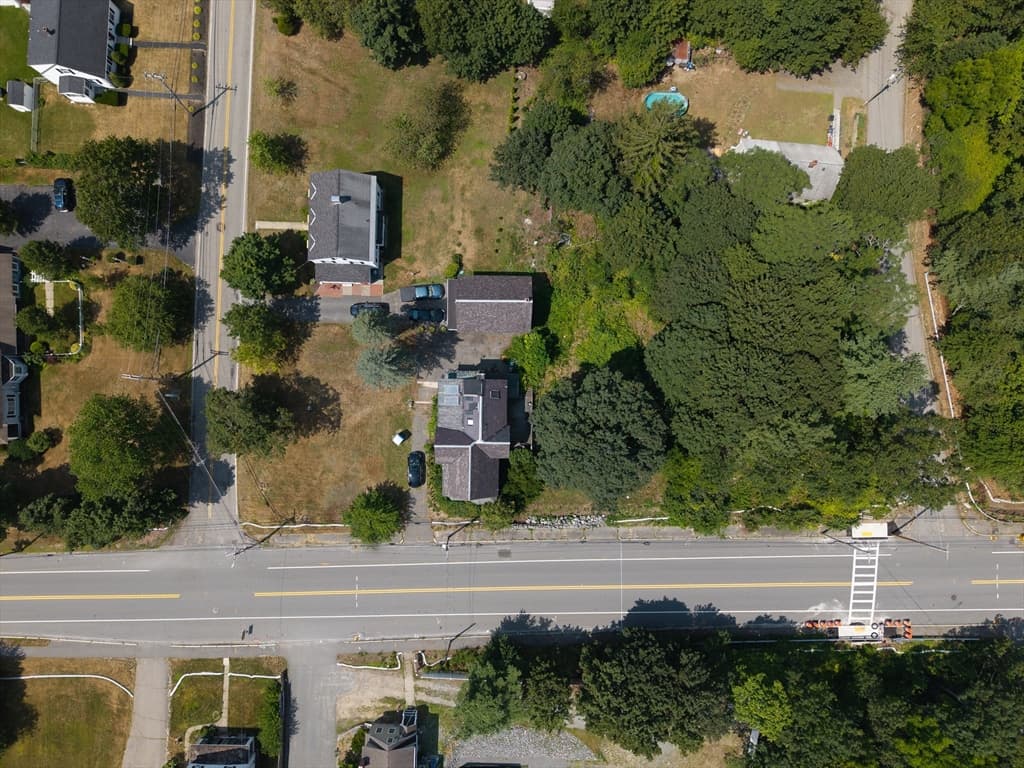 Single Family Residence at 29 Gorham St, Chelmsford MA 01824, photo 6 of 42