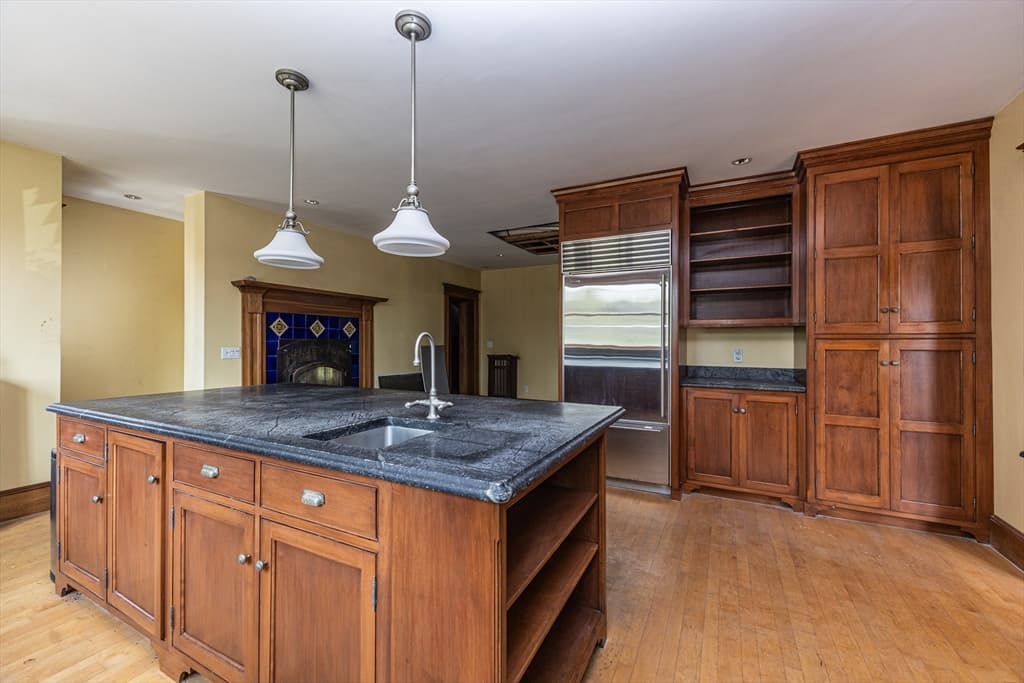 Single Family Residence at 29 Gorham St, Chelmsford MA 01824, photo 12 of 42