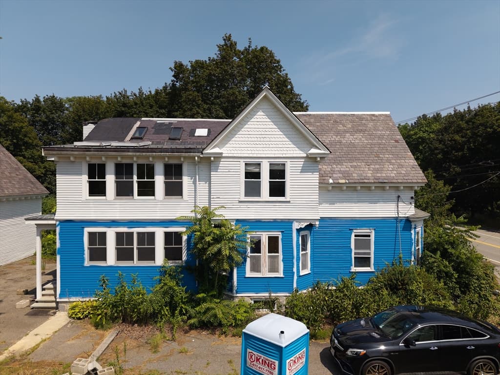 Single Family Residence at 29 Gorham St, Chelmsford MA 01824, photo 5 of 42