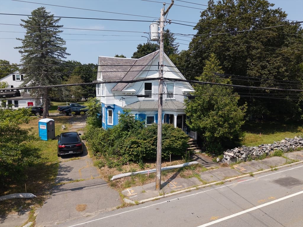 Single Family Residence at 29 Gorham St, Chelmsford MA 01824, photo 9 of 42