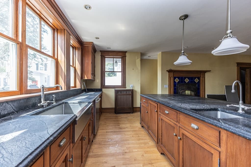 Single Family Residence at 29 Gorham St, Chelmsford MA 01824, photo 14 of 42