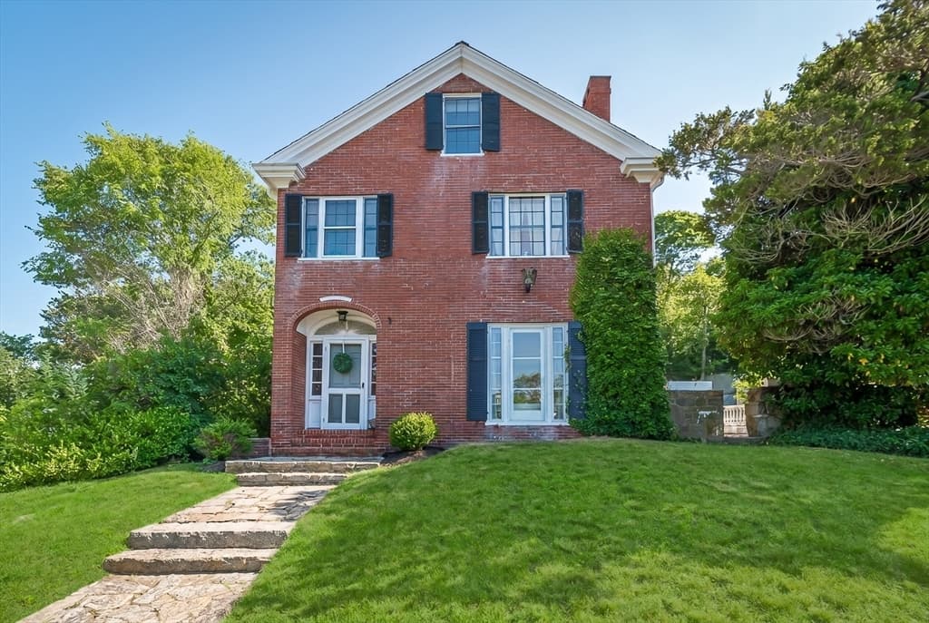 Single Family Residence at 18 Union Street, Manchester MA 01944, Manchester, photo 2 of 38