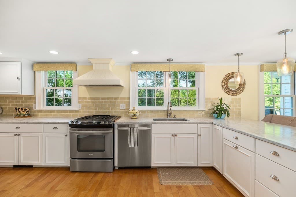 Single Family Residence at 18 Union Street, Manchester MA 01944, Manchester, photo 8 of 38