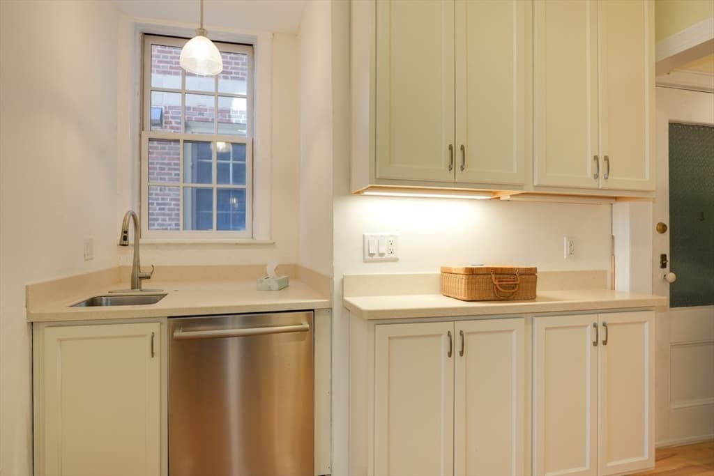Stock Cooperative at 983 Memorial Drive # 502, Cambridge MA 02138, Cambridge, photo 12 of 33