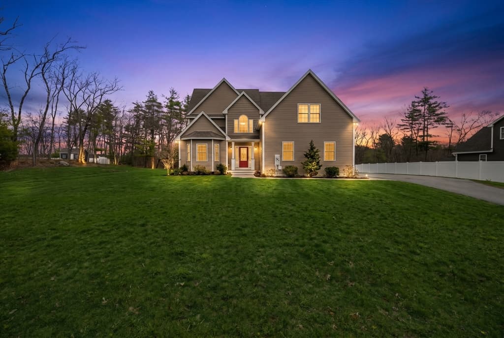 Single Family Residence at 44 Sheffield St, Windham NH 03087, Windham, photo 2 of 38