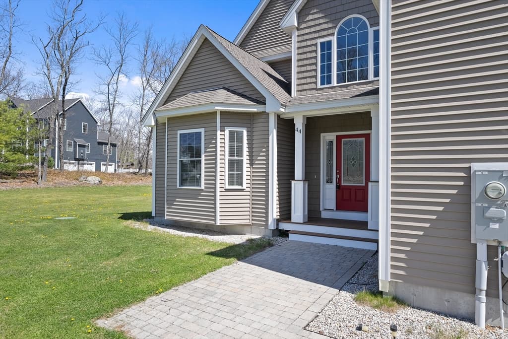 Single Family Residence at 44 Sheffield St, Windham NH 03087, Windham, photo 32 of 38