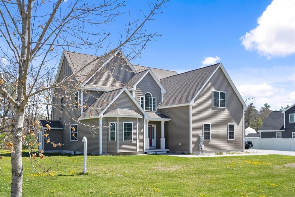 44 Sheffield St, Windham NH 03087