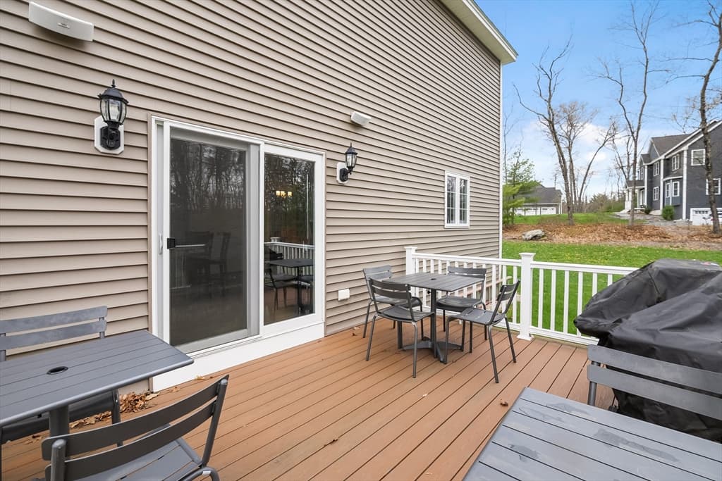 Single Family Residence at 44 Sheffield St, Windham NH 03087, Windham, photo 34 of 38