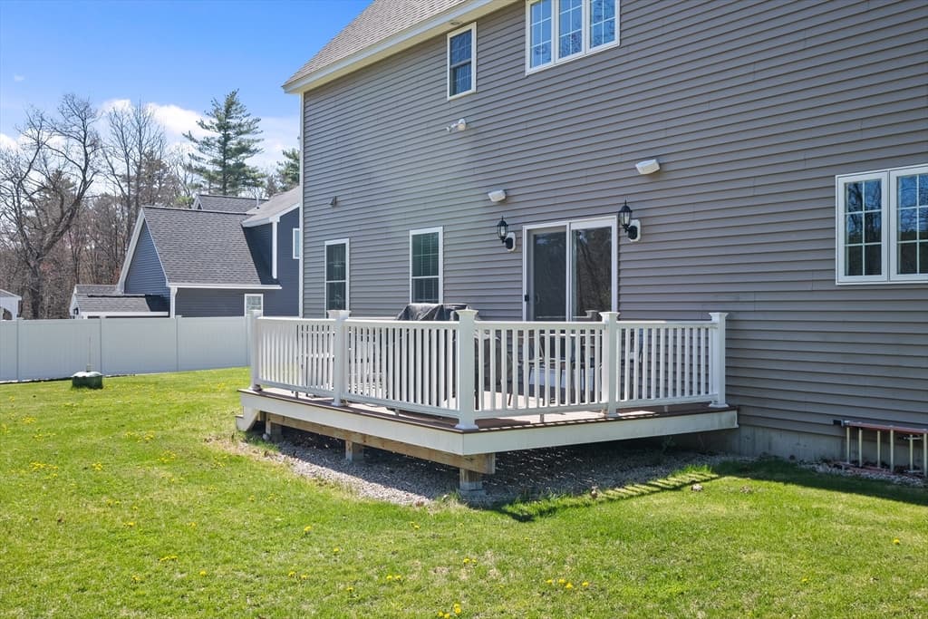Single Family Residence at 44 Sheffield St, Windham NH 03087, Windham, photo 31 of 38