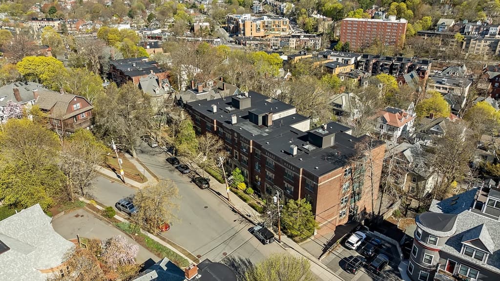 Condominium at 127 Winthrop Rd # 6A, Brookline MA 02445, photo 6 of 10