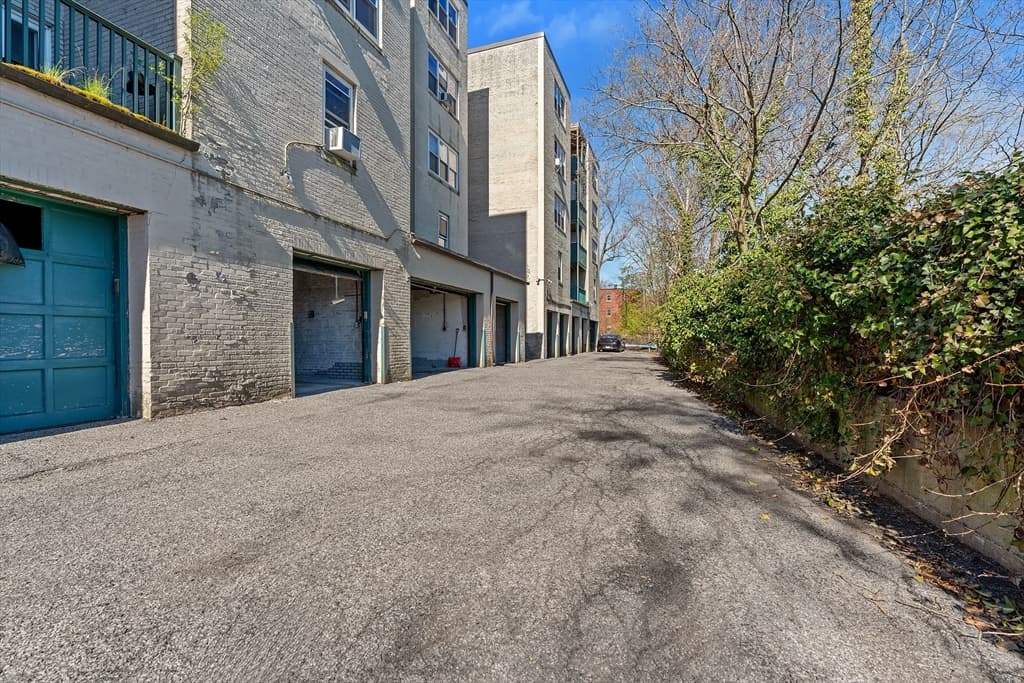 Condominium at 127 Winthrop Rd # 6A, Brookline MA 02445, photo 9 of 10