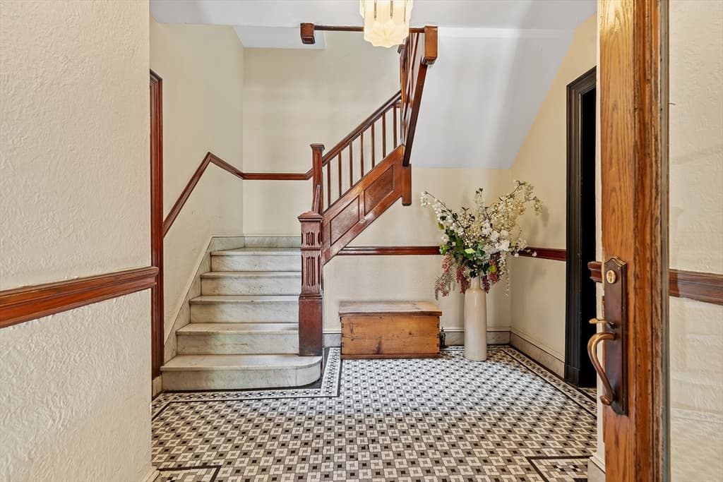 Condominium at 127 Winthrop Rd # 6A, Brookline MA 02445, photo 4 of 10