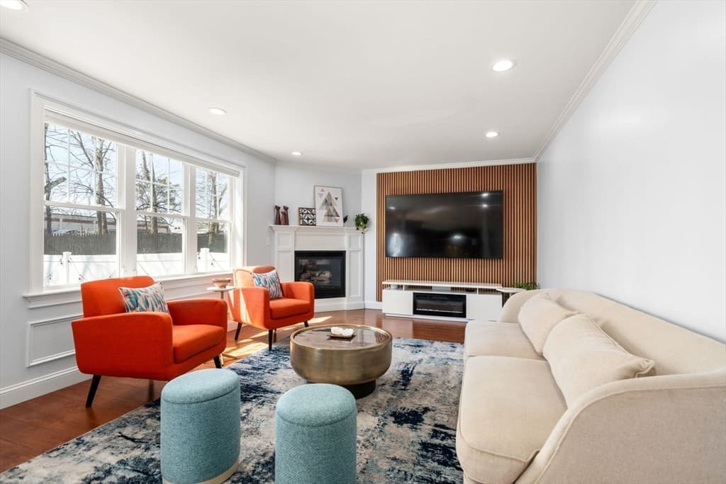Single Family Residence at 41 Sunset Ave, Norwood MA 02062, photo 12 of 37