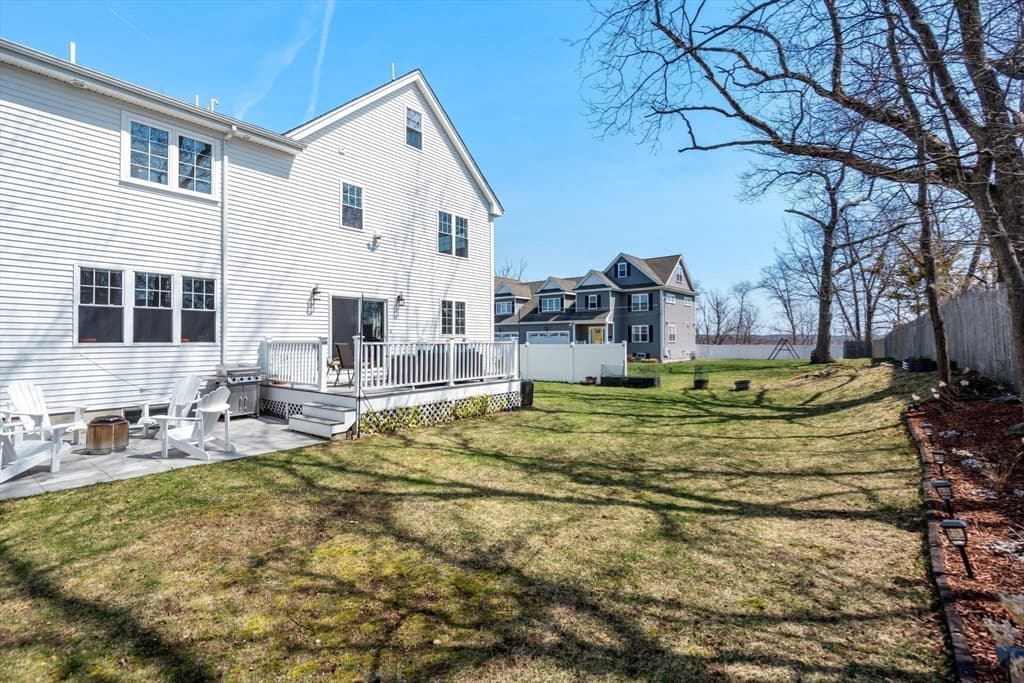 Single Family Residence at 41 Sunset Ave, Norwood MA 02062, photo 7 of 37