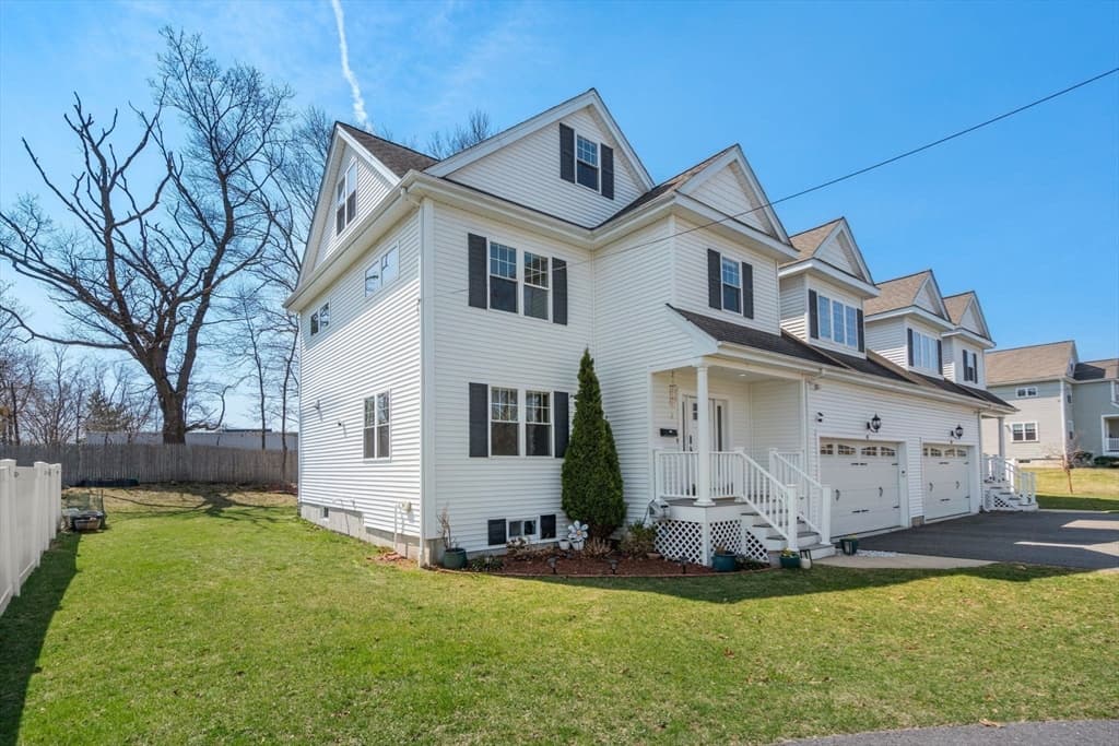 Single Family Residence at 41 Sunset Ave, Norwood MA 02062, photo 4 of 37