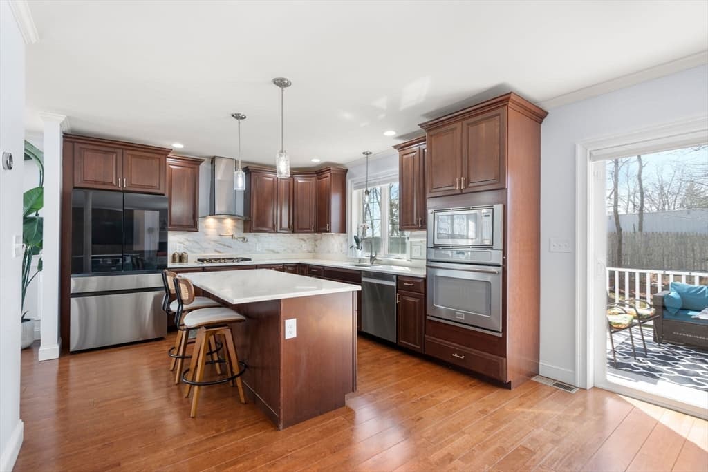 Single Family Residence at 41 Sunset Ave, Norwood MA 02062, photo 8 of 37