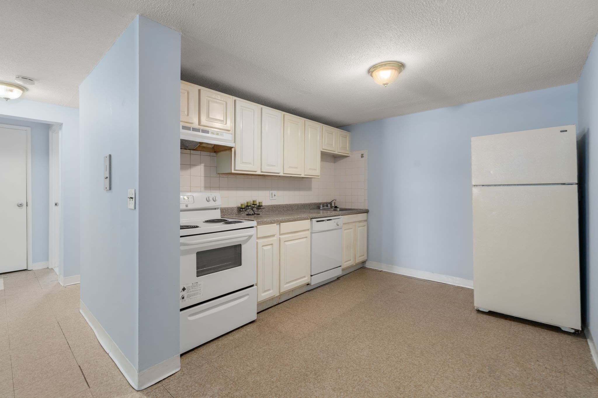 Condominium at 71 Oxford Ave # A, Cambridge MA 02138, Cambridge, photo 3 of 21