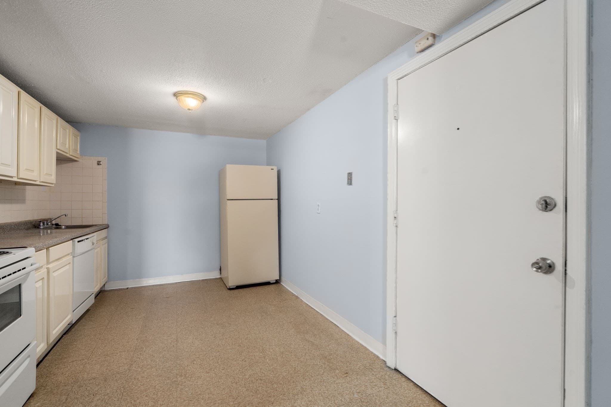 Condominium at 71 Oxford Ave # A, Cambridge MA 02138, Cambridge, photo 15 of 21